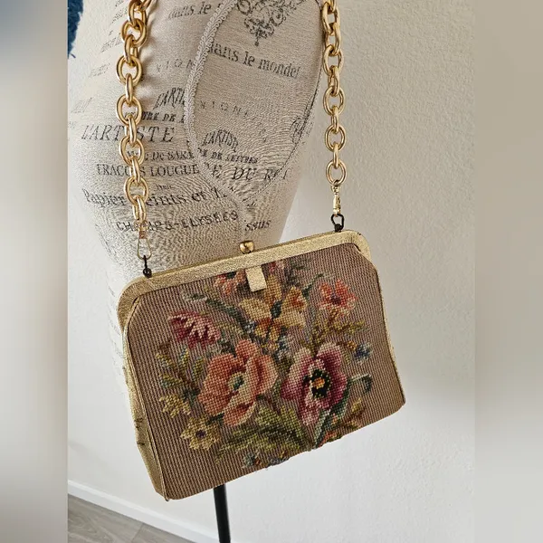 Vintage Souré Bag NY Tapestry Handbag - 1950s Floral Needlepoint & Gold Shimmer - Image 13