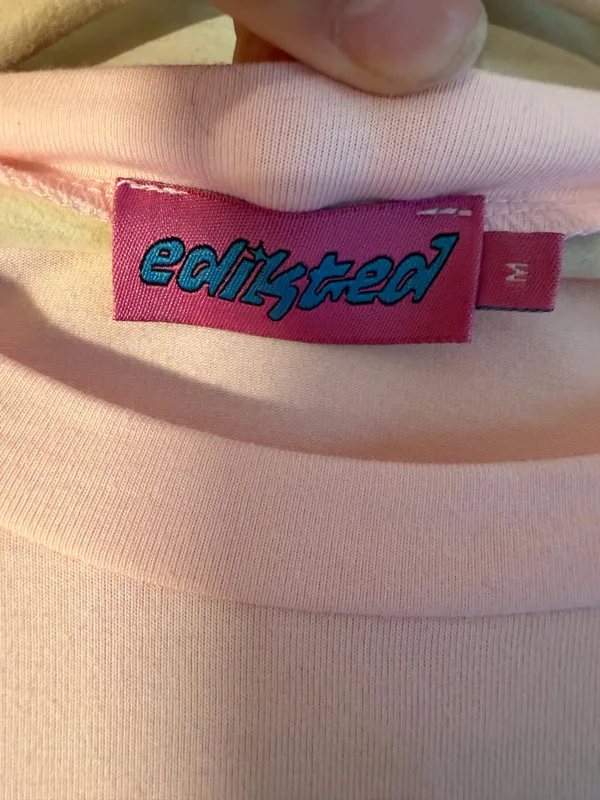 Pink Long Sleeve Edikted Crop Top - Image 3