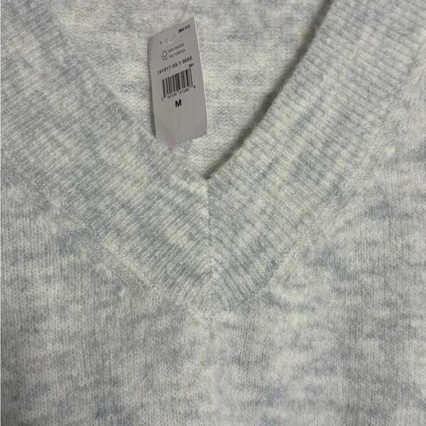 GAP Light Gray Off-the-Shoulder Sweater - Image 7