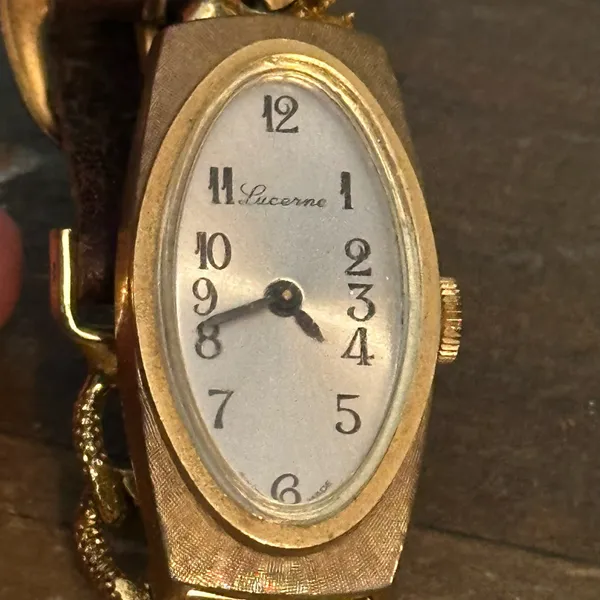 Vintage Lucerne gold tone chain and leather band watch - Image 6