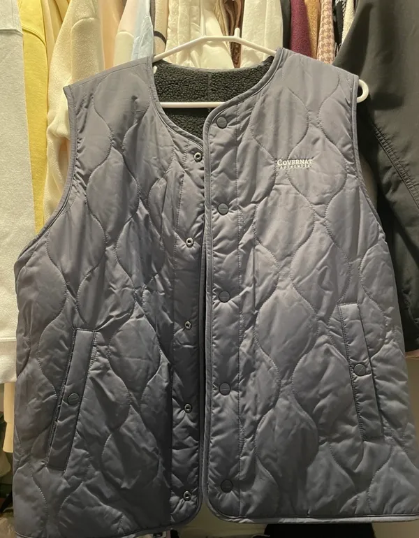 Covernat reversible vest in gray & green - Image 3