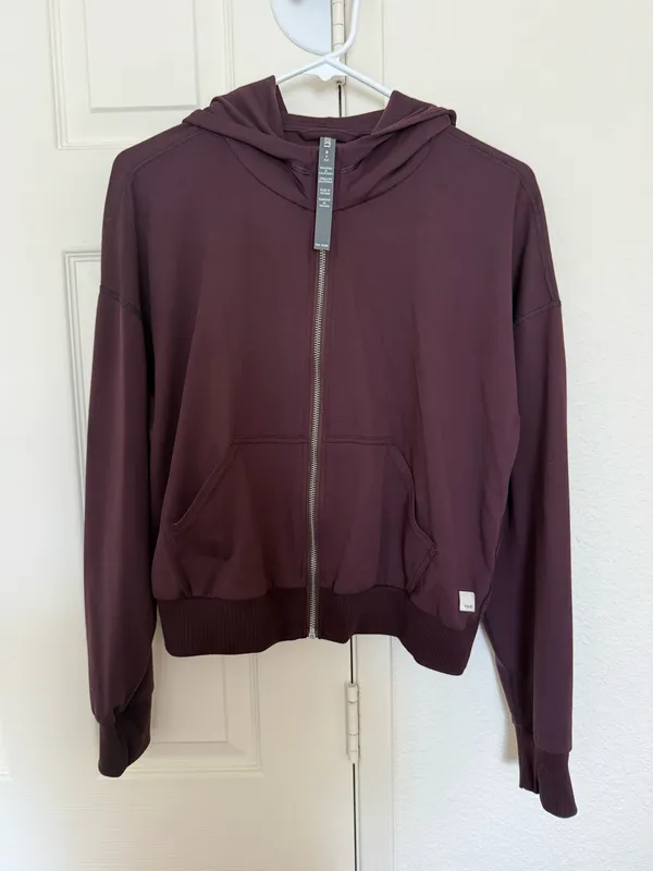 Vuori Jogger Set - Image 2