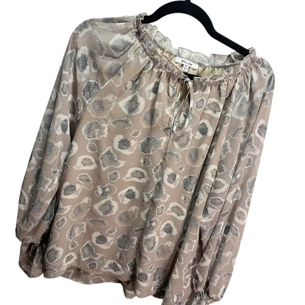 BTFL-life Blouse Womens Small Beige‎ Animal Print Ruffle Keyhole Boho Career - Image 2