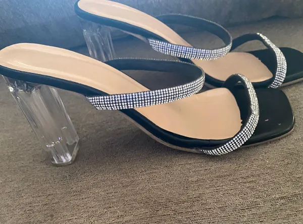 Diamond Stud women's heel with a glassy heel - Image 4