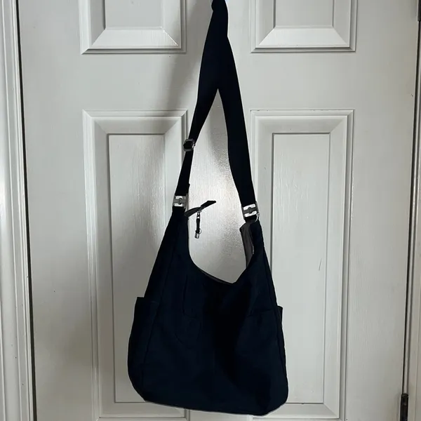 Baggallini Black Shoulder Bag - Image 4