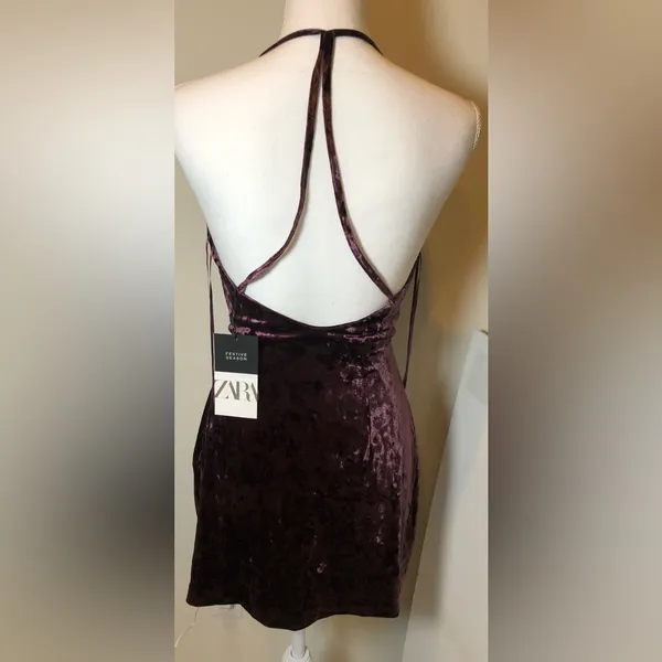 Zara NWT Deep Plum Velvet Halter Mini Dress - Image 4