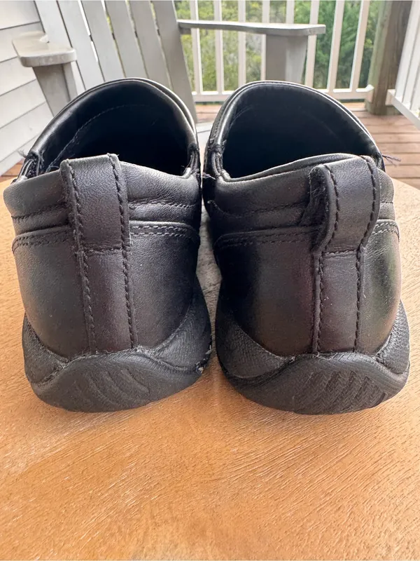 L.L.Bean Women’s 7.5 Wide Black Leather Slip On Comfort Shoes - Image 9