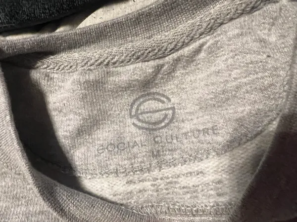 Social Culture Sweater Size M - Image 2
