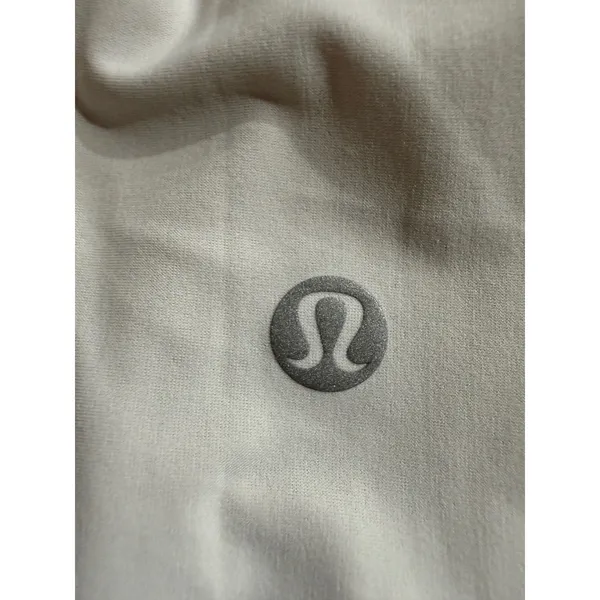 Lululemon Short Sleeve Mesh Back Athletic Top Light Gray Womens‎ Size 8 - Image 4