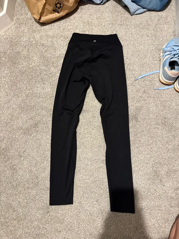 Lululemon Breezethrough High-Rise Tights 25" leggings size 6 - Image 3