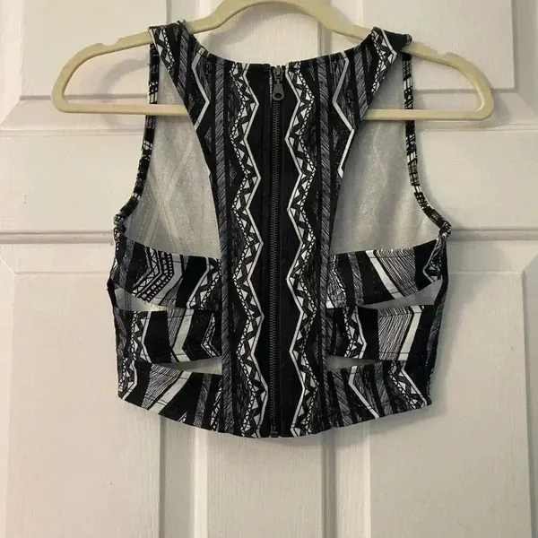 Silence Noise High Neck Cut Out Back Print Crop Top‎ Zipper Back Size S - Image 3