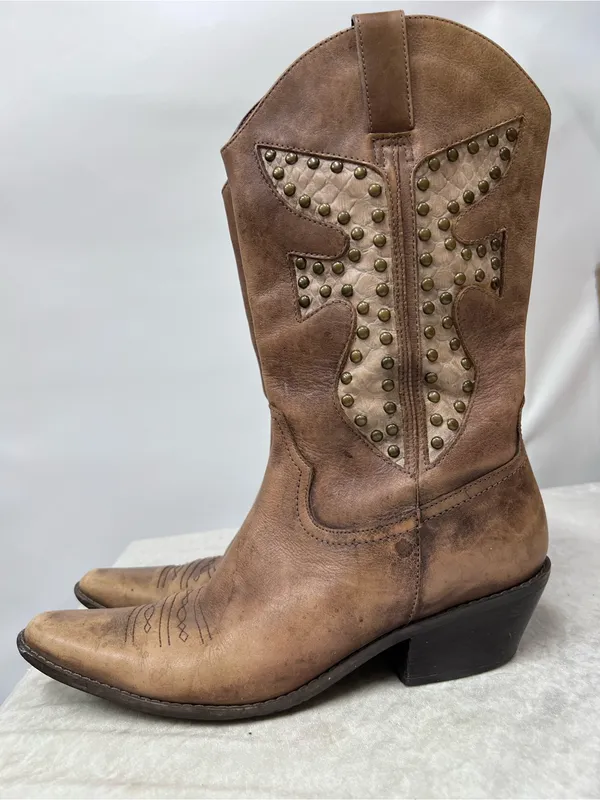 Women's Tan Leather Western Boots pointed toe w/Stud Detail 8 1/2M Cowboy rodeo - Image 6