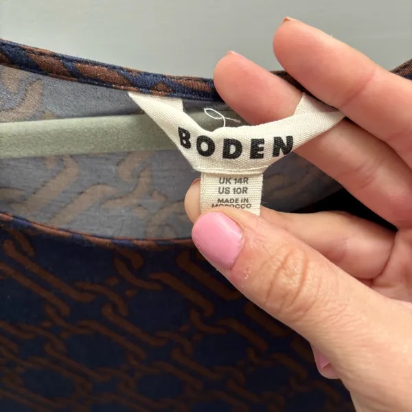 Boden Amelie Navy and Brown Geometric Print Long Sleeve Jersey Dress with Pockets - Image 5