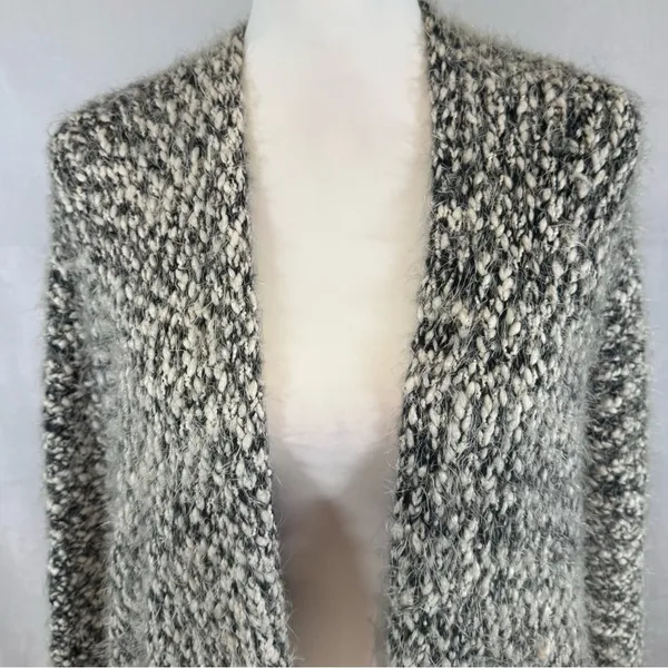 Lumiere black and white pocketed fuzzy eyelash knit cardigan sweater size large - Image 8