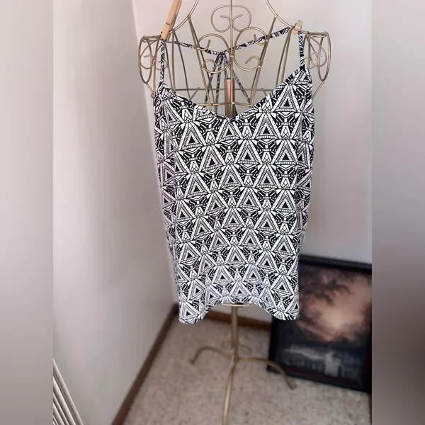 Abercrombie & Fitch Black White Geometric Print Tank Small Strappy Back Detail - Image 6