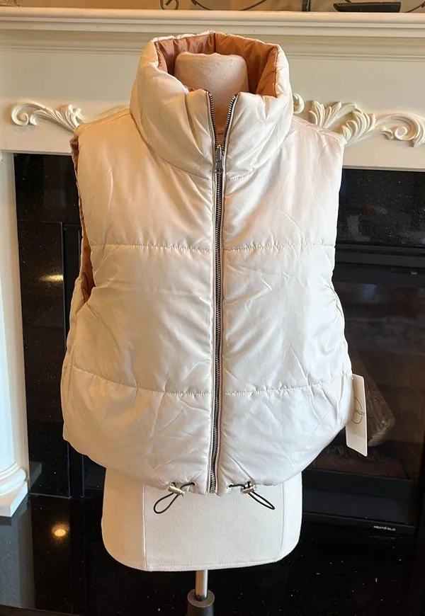 Vine and Valley Puffer Vest Reversible Beige Tan Womens XL New - Image 4
