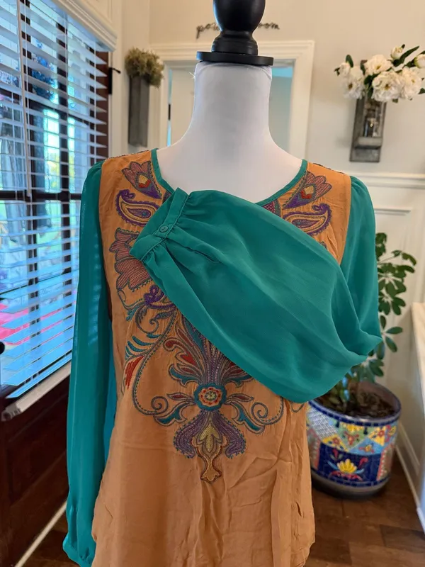Flying Tomato NWOT Unique Embroidered Camel, Green and Navy Women's Blouse - Image 4