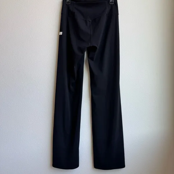 Vuori All The Feels Straight Wide Leg Pants Size Large Black VW4451 Square Logo - Image 3