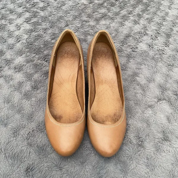 Clarks Indigo Purity Snow Tan Leather Wedge Pumps 9.5 Wooden Heel Casual - Image 14