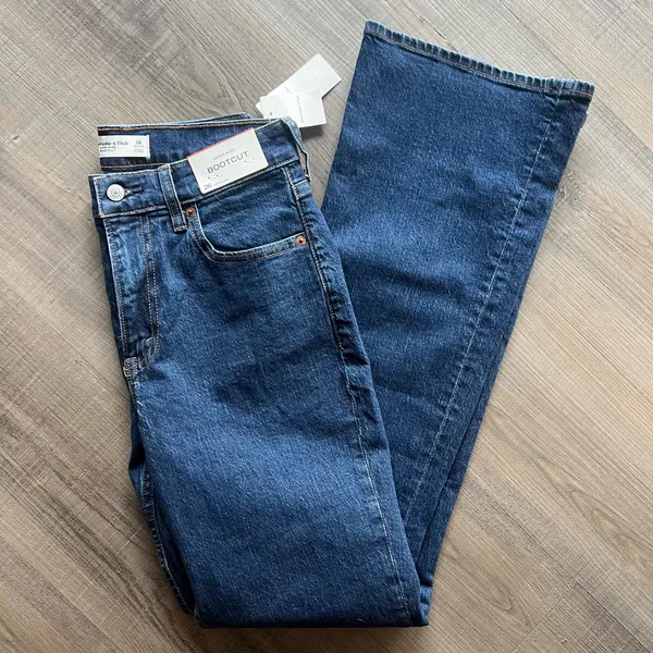 Abercrombie High Rise Bootcut Jeans - Image 4