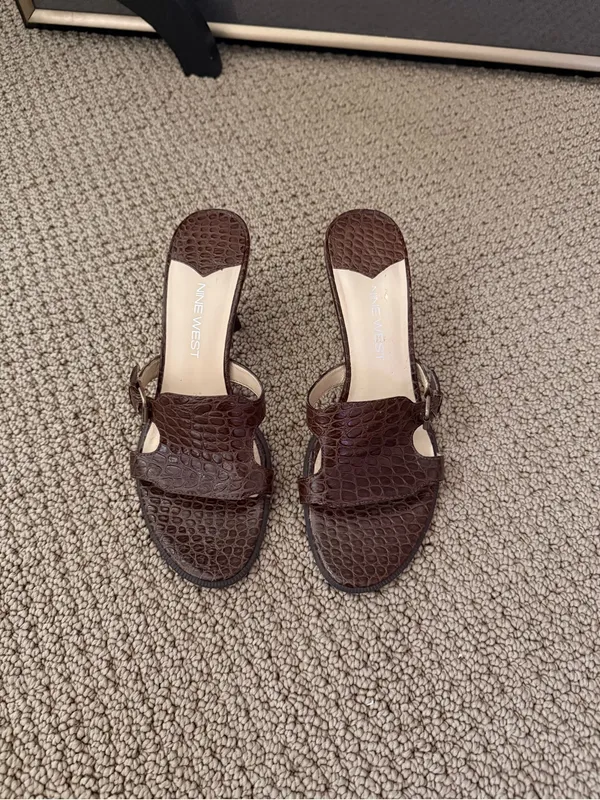 Nine West Dobbs Brown Croc-Embossed Leather Slide Sandals with Buckle Detail - Image 3