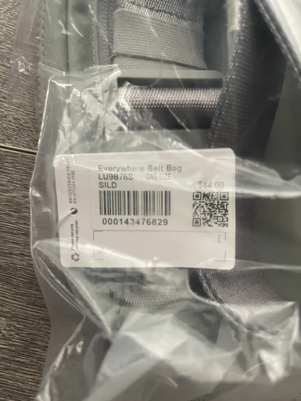 Lululemon Everywhere Belt Bag Silver Drop - Image 3
