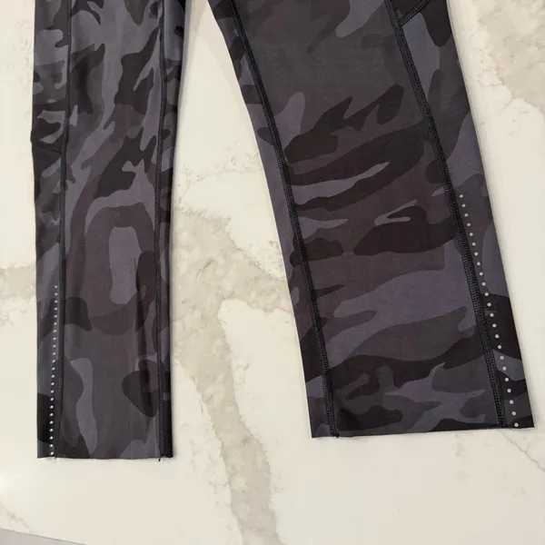 Lululemon Fast & Free High Rise Crop Leggings Women’s 6 Gray Camo Reflective Gym - Image 3