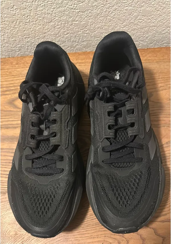 Adidas Women’s Black “Adistar” Casual/Walking Shoe Size 9.5 - Chunky/Speckled-heel! - Image 2