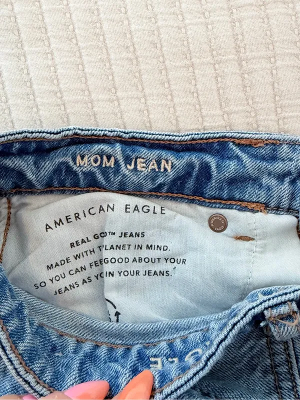 American Eagle Outfitters Women’s Mom Jeans Light Blue Straight Leg Jeans 4 Long - Image 8