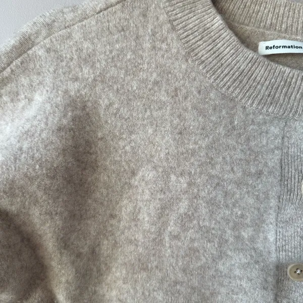 Reformation Women’s Oatmeal 100% Cashmere‎ Crew Neck Sweater Size Small - Image 6