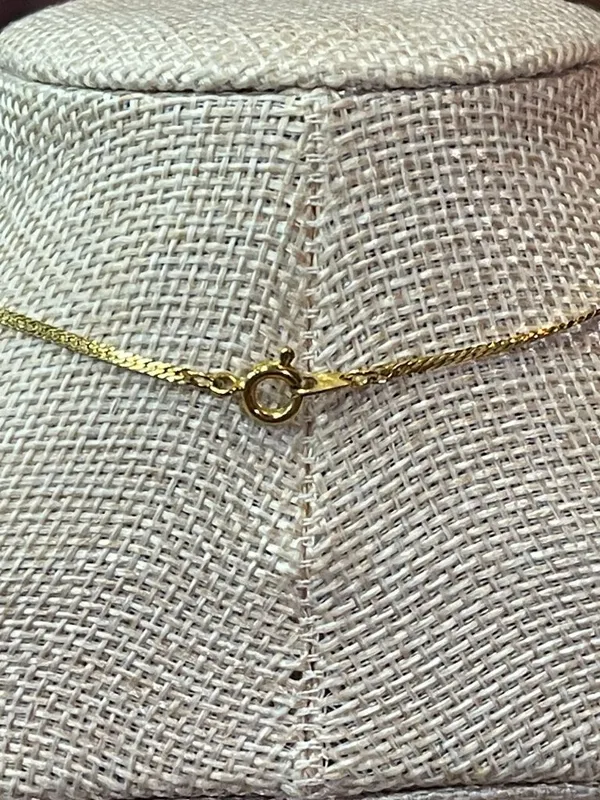 Vintage Gold Tone Leaf Pendant Necklace - Image 4
