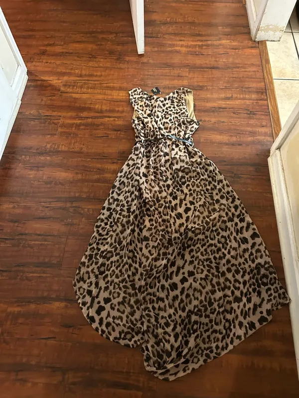 Juniors Leopard Print Sleeveless Maxi Dress with Belt - Image 3