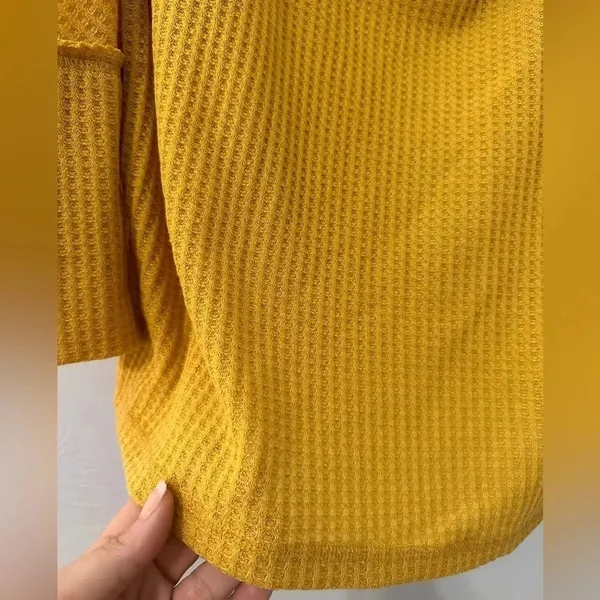 EXPRESS Umgee Top Size Large Mustard Yellow Waffle Knit Dolman Sleeve Oversized NWT - Image 2