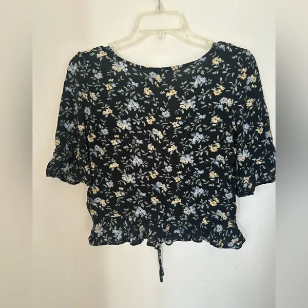 American Eagle Floral Ruffle Hem 3/4 Sleeve Top Size Small - Image 7