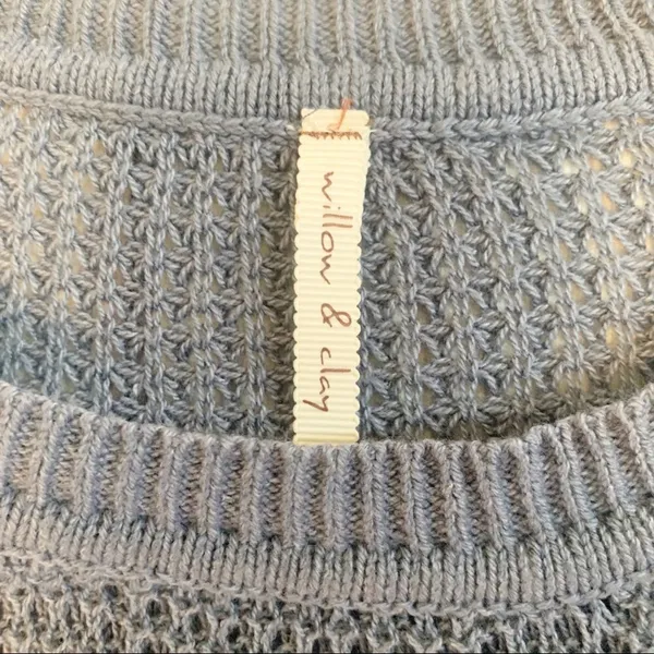 ‎Willow & Clay Cold Shoulder Sweater Tops Small - Image 3