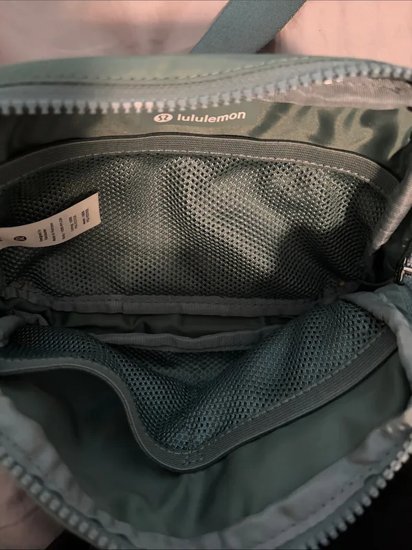 Lululemon everywhere belt bag in army green - Image 3