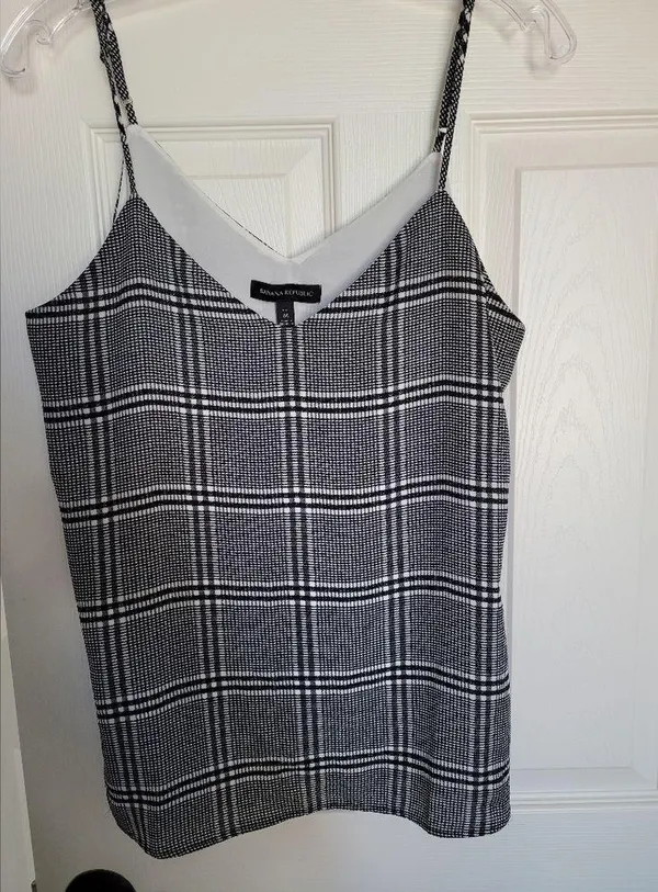 Banana Republic Women top - Image 2