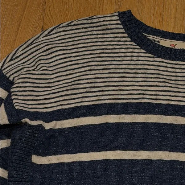 Vineyard Vines Women's Navy and White Striped Sweater‎ small - Image 3
