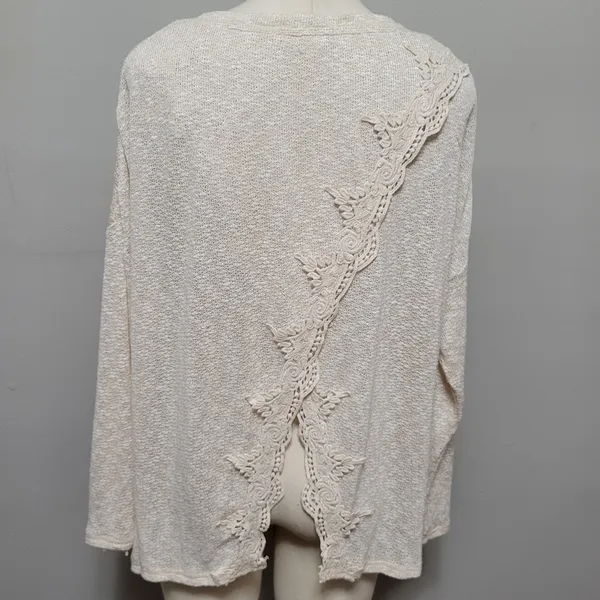 Buckle Coco and Jaimeson cream tulip back knit top size large - Image 7