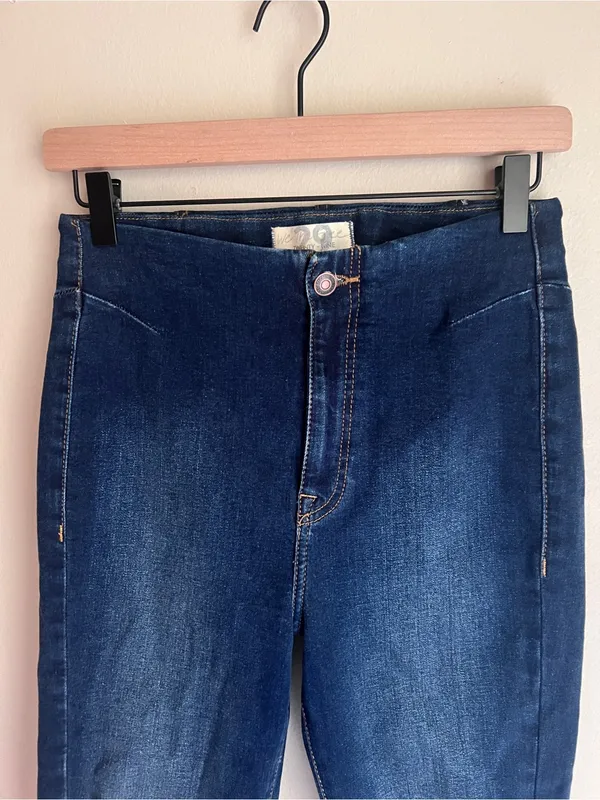 We The Free High Rise Stretch Dark Wash Cutoff Skinny Crop Jean Size 29‎ - Image 2