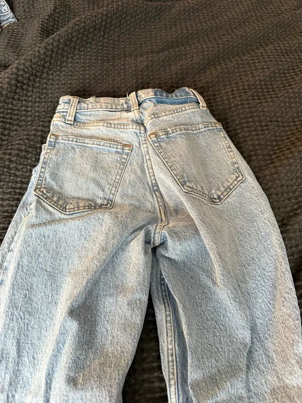 Abercrombie 90s Ultra High-Rise Straight Jeans - Image 4