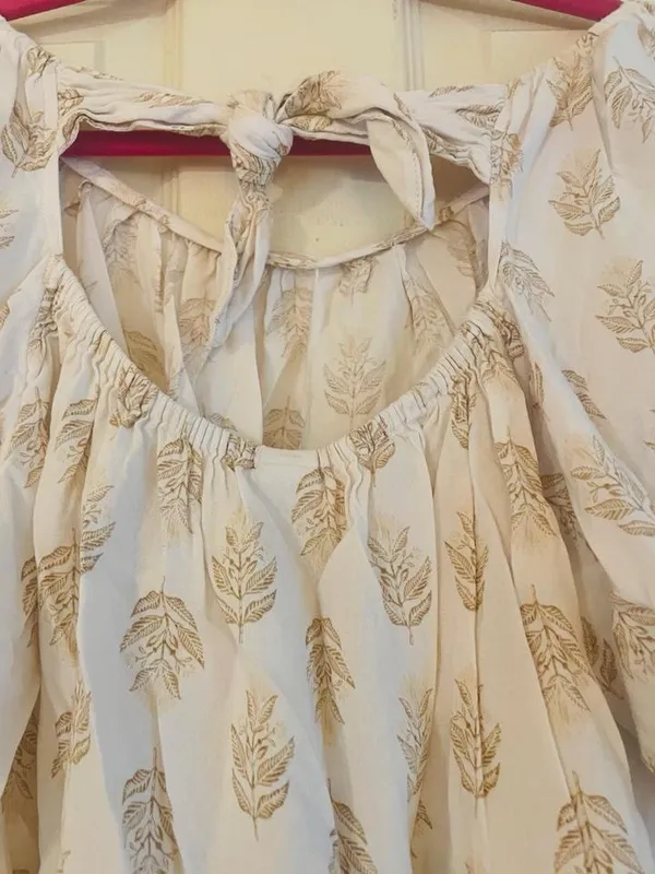 Old Navy Gold Leaf Peasant Blouse Off Shoulder Puff Sleeve Bow Back Small - Image 4