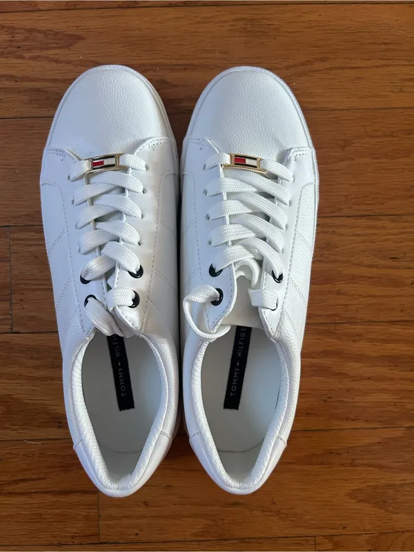 Tommy Hilfiger Women’s Sneakers size 7.5 - Image 4
