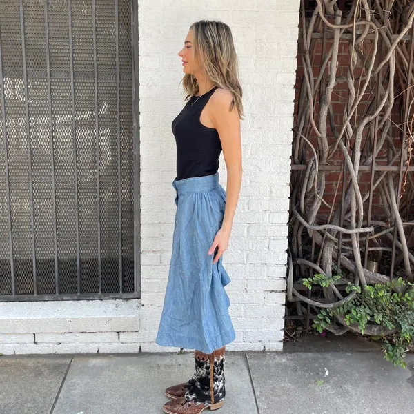 Western boho Talbots denim midi skirt with a button front / fits like a size 4 /29x26 - Image 3