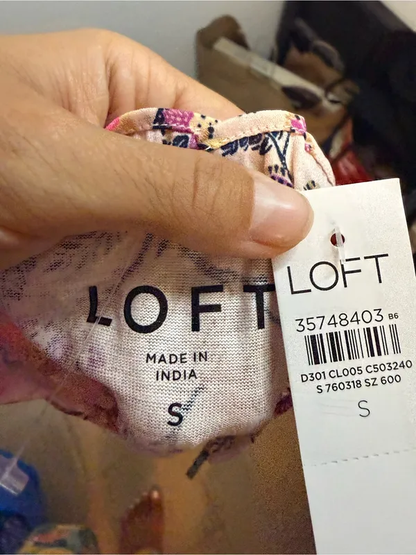 NWT Loft Floral Pintuck Ruffle Tie Neck Mixed Media Shell Top - Image 7