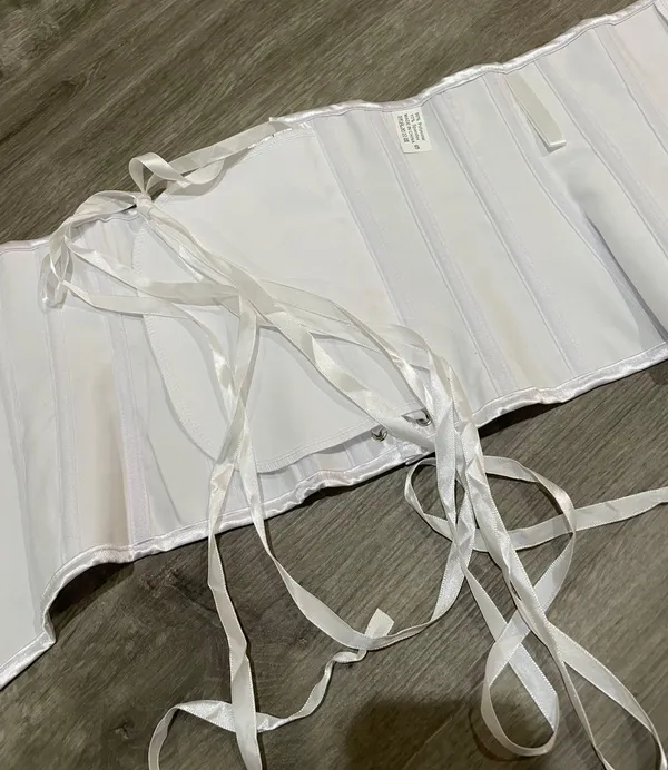 White Sexy Corset - Image 4