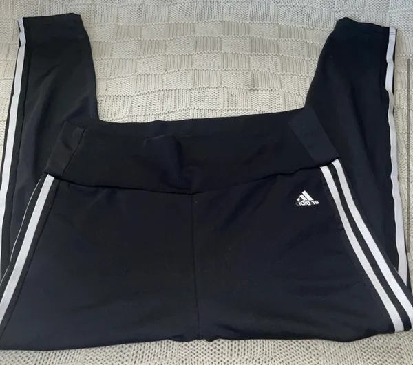 Adidas ESSENTIALS 3-STRIPES LEGGINGS - Image 2