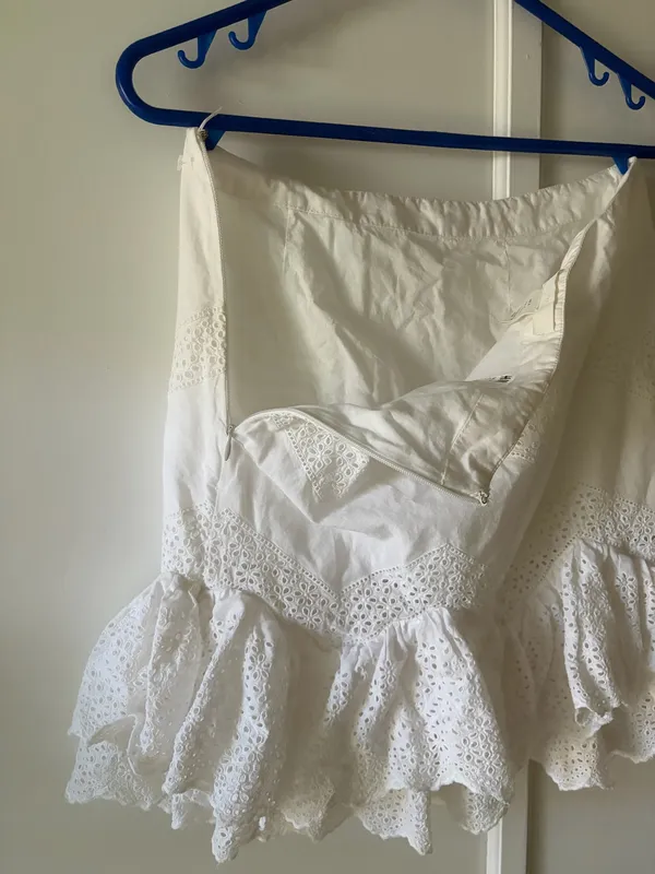 White Eyelet H&M Mini Skirt - Image 5