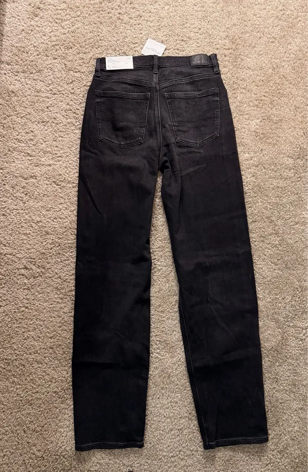 American Eagle Super High-Waisted Crossover Baggy Straight Black Jeans - Image 2