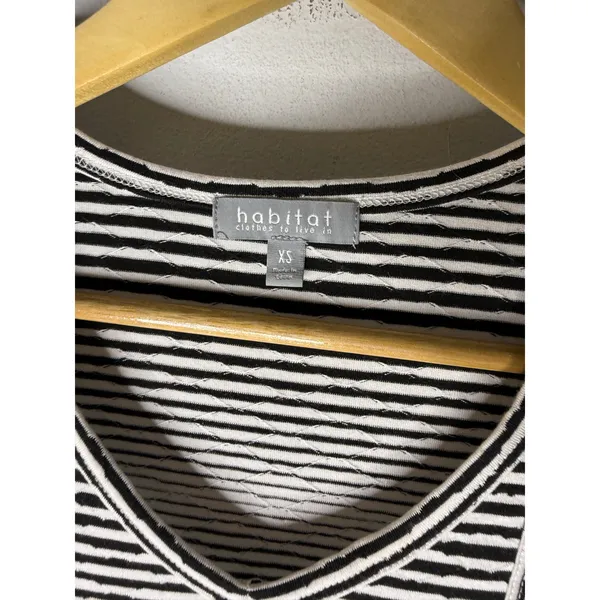Habitat Clothes To Live In Womens XS Black White Mixed Stripe V-Neck Top 54148 - Image 4
